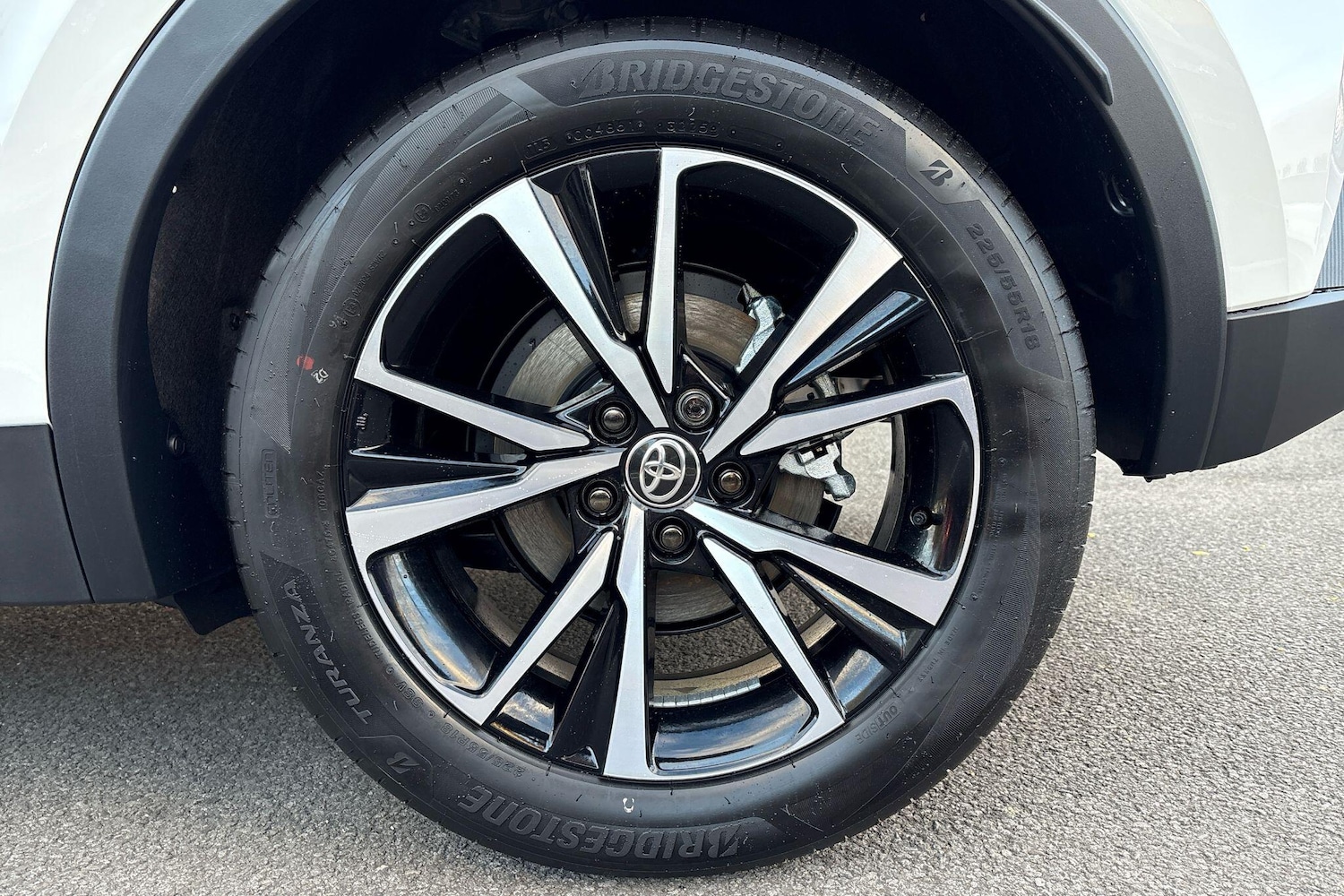 Used Toyota C-HR 2025 for sale - 76635365: Photo 25