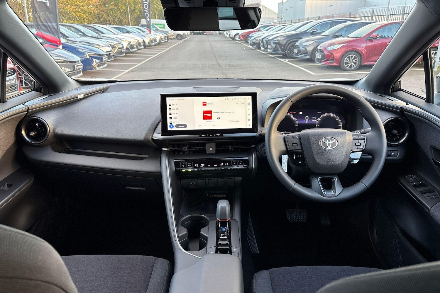 Used Toyota C-HR 2025 for sale - 76635365: Photo 5