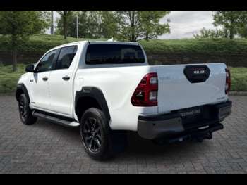 Used Toyota Hilux 2023 for sale - 74442940: Photo