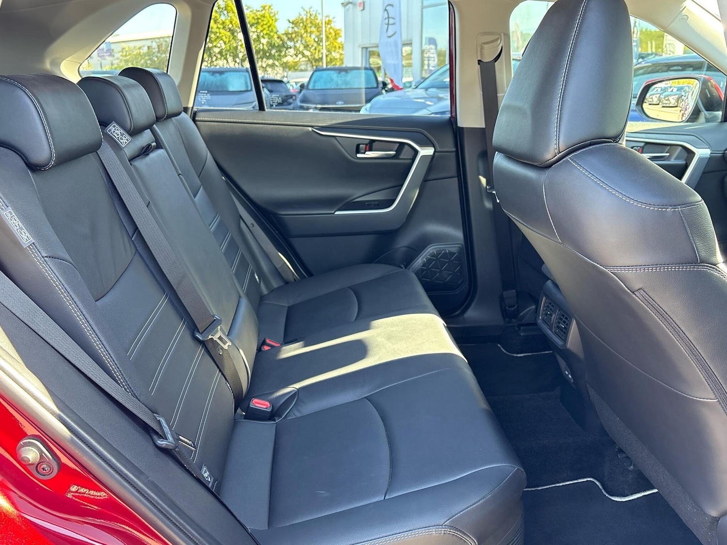 Used Toyota RAV4 2022 for sale - 76111712: Photo 18