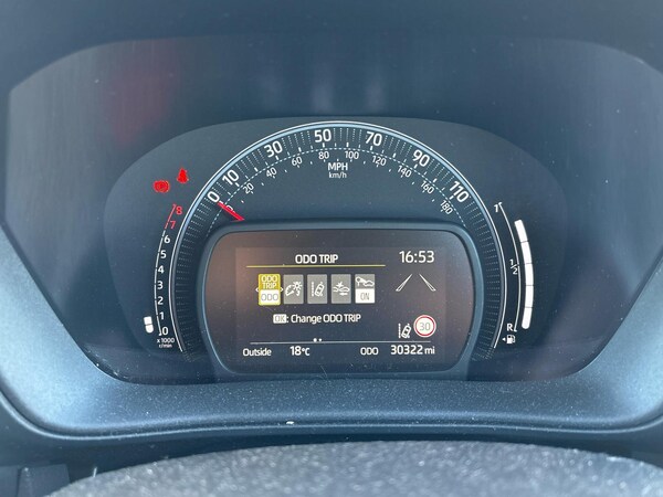 Used Toyota Aygo X 2022 for sale - 76033169: Photo 9