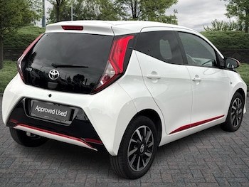 Used Toyota AYGO 2021 for sale - 76073824: Photo