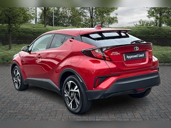 Used Toyota C-HR 2023 for sale - 76400320: Photo