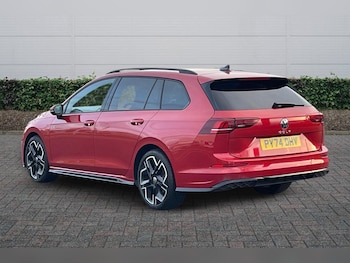 Used Volkswagen Golf 2024 for sale - 76800683: Photo