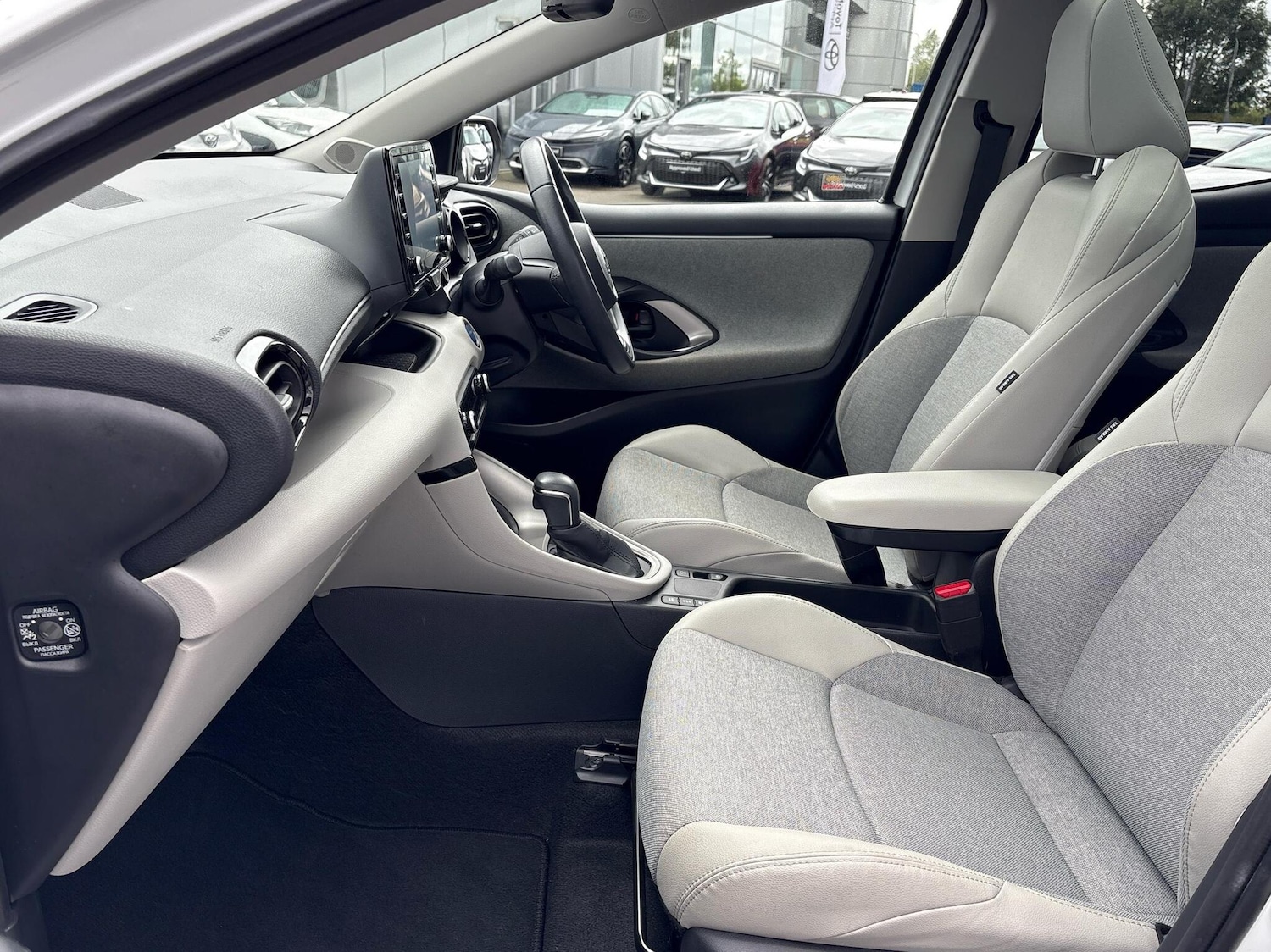 Used Toyota Yaris 2022 for sale - 76338424: Photo 10