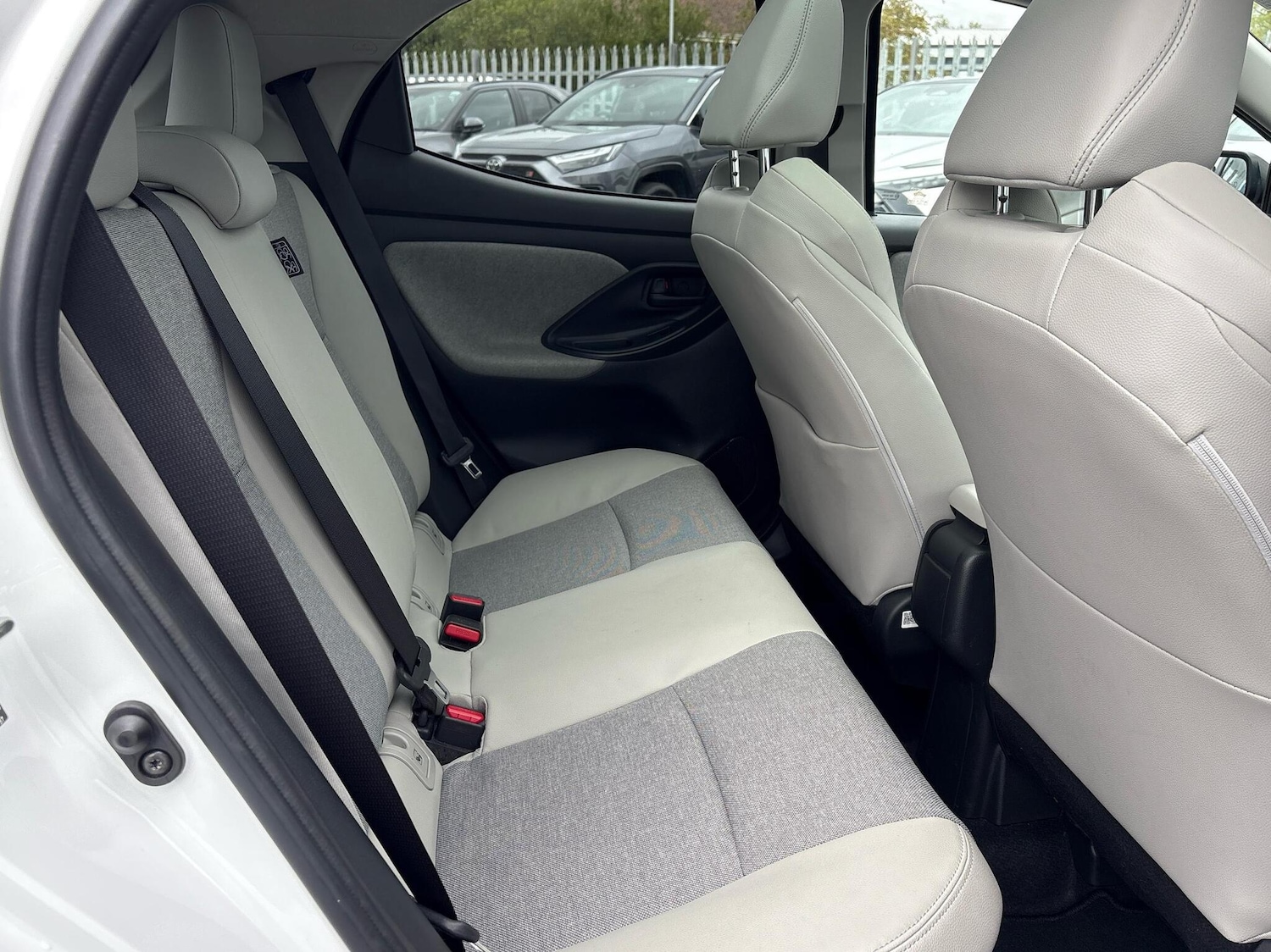 Used Toyota Yaris 2022 for sale - 76338424: Photo 13