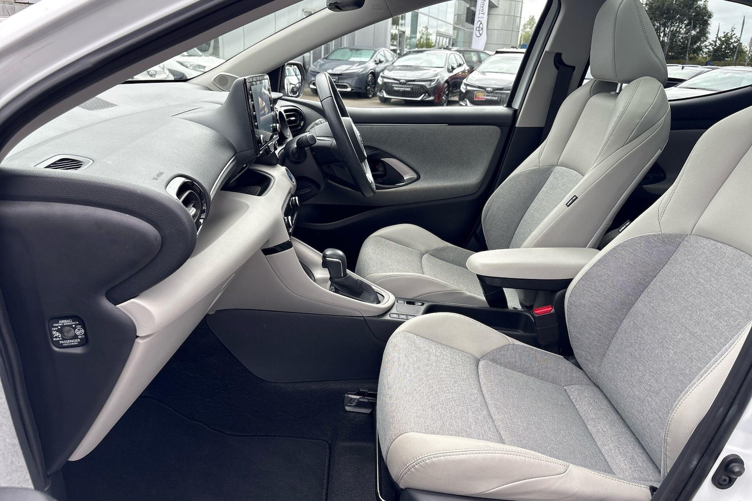 Used Toyota Yaris 2022 for sale - 76338424: Photo 37