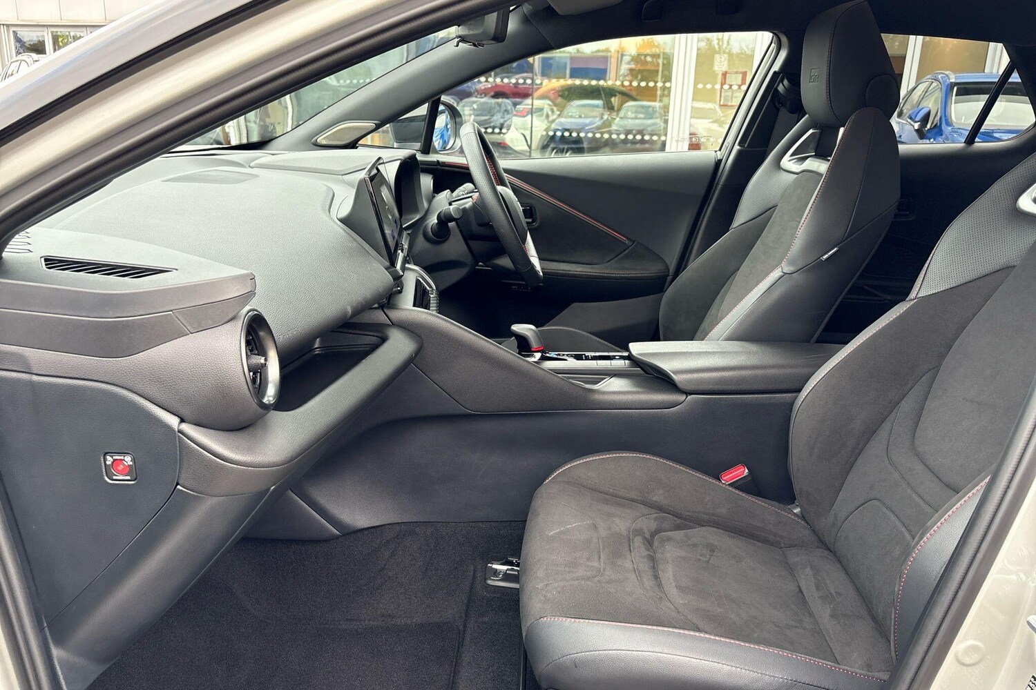 Used Toyota C-HR 2025 for sale - 77525755: Photo 18