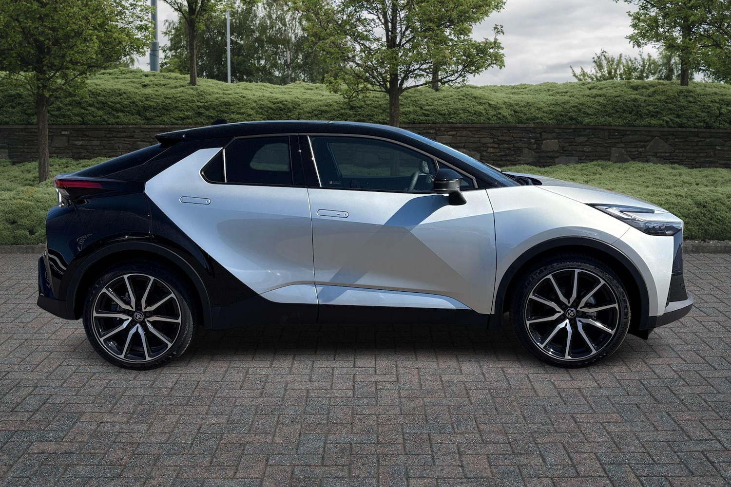 Used Toyota C-HR 2025 for sale - 77013634: Photo 12