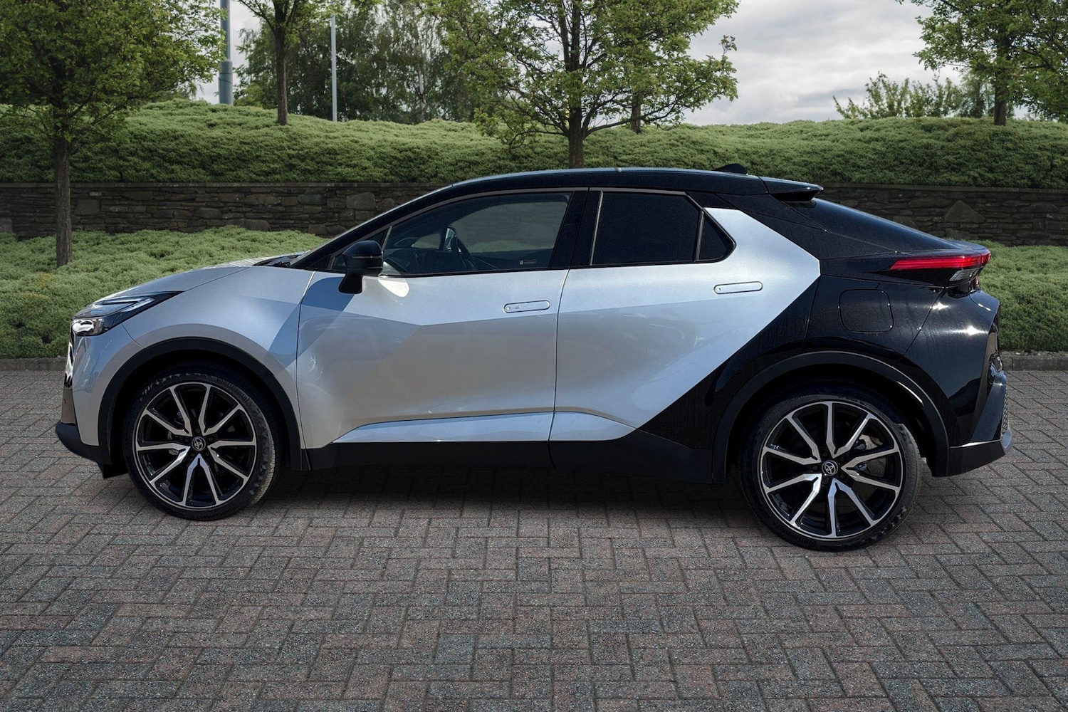 Used Toyota C-HR 2025 for sale - 77013634: Photo 13