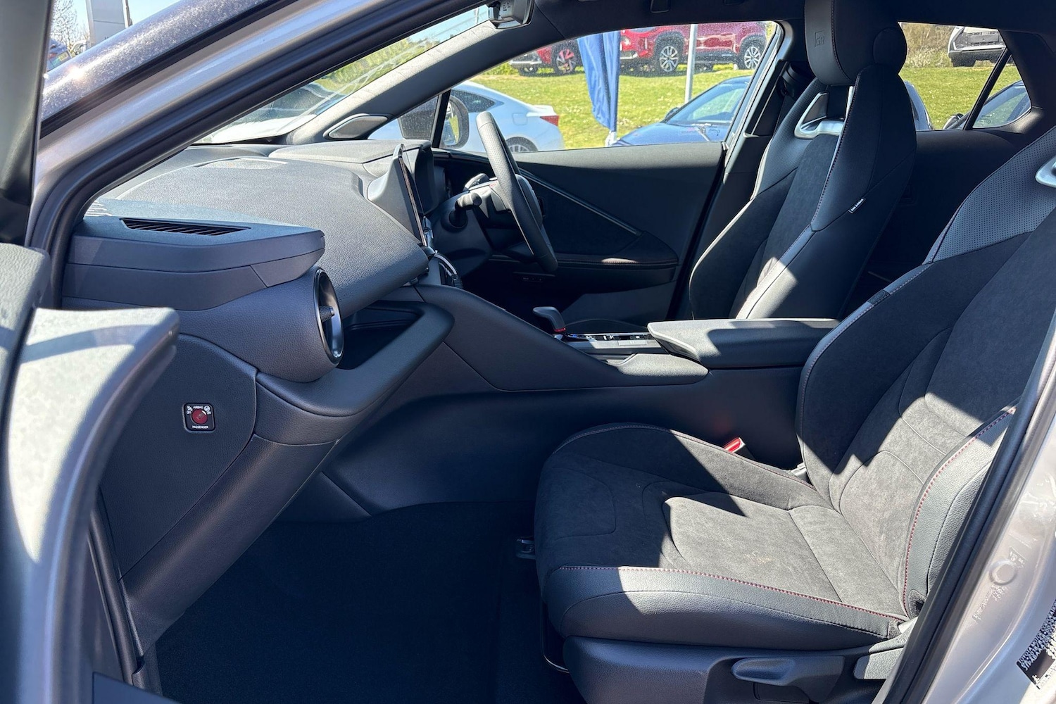 Used Toyota C-HR 2025 for sale - 77013634: Photo 15