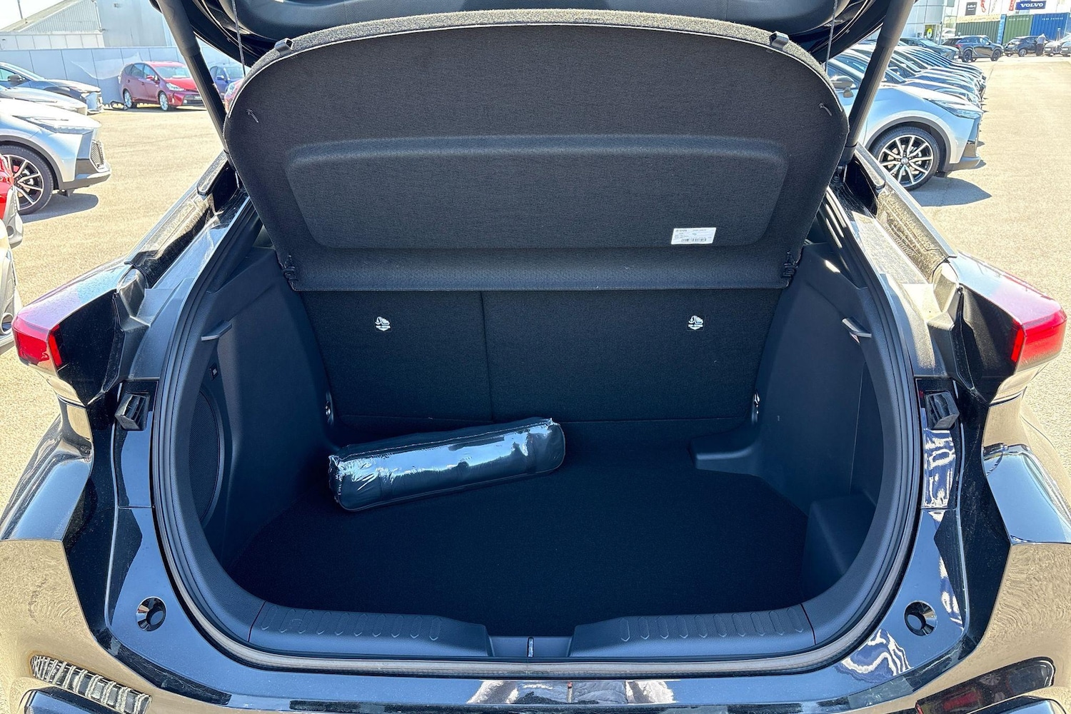 Used Toyota C-HR 2025 for sale - 77013634: Photo 19