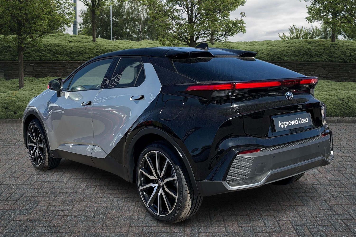 Used Toyota C-HR 2025 for sale - 77013634: Photo 4