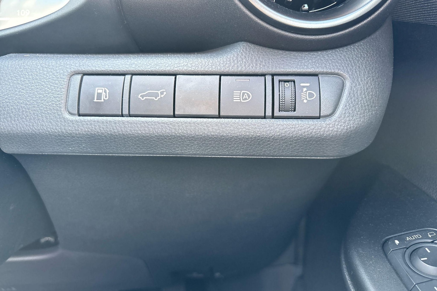 Used Toyota C-HR 2025 for sale - 77457345: Photo 13