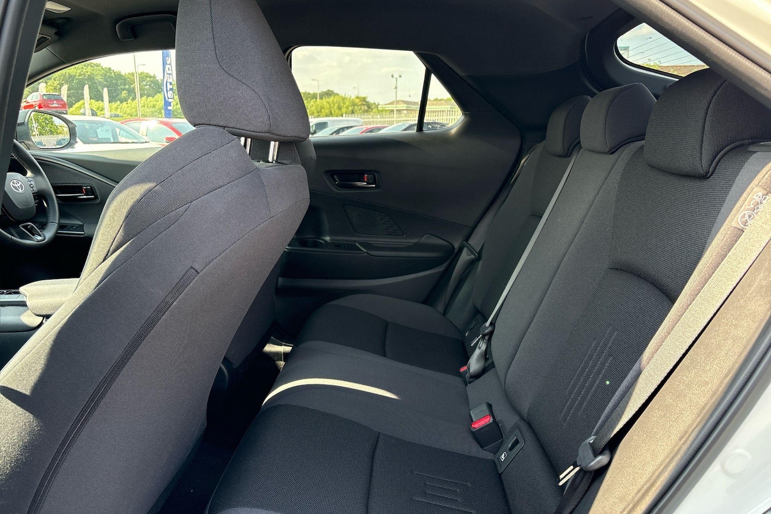 Used Toyota C-HR 2025 for sale - 77457345: Photo 20