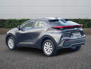 Used Toyota C-HR 2024 for sale - 76716688: Photo