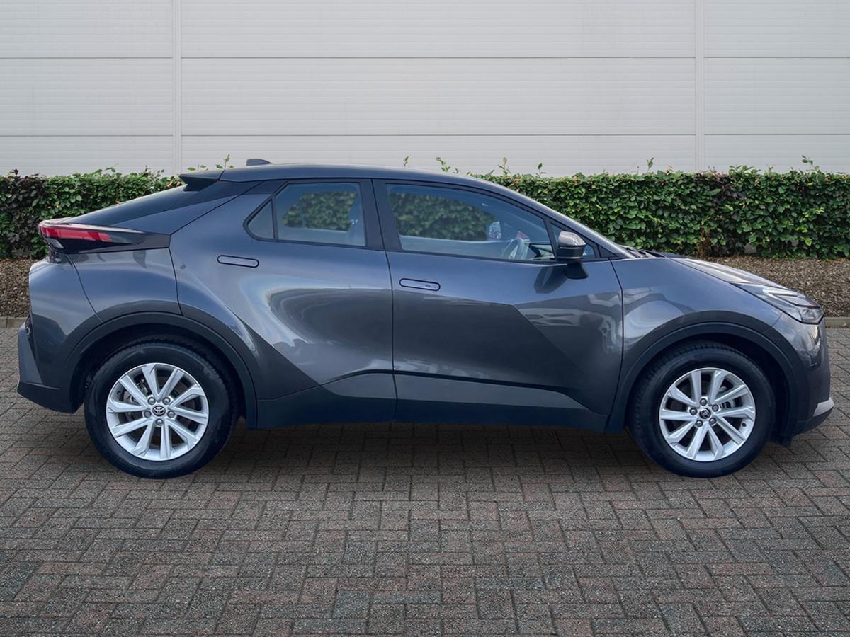 Used Toyota C-HR 2024 for sale - 76716688: Photo 5