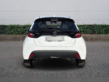 Used Toyota Yaris 2024 for sale - 78073887: Photo