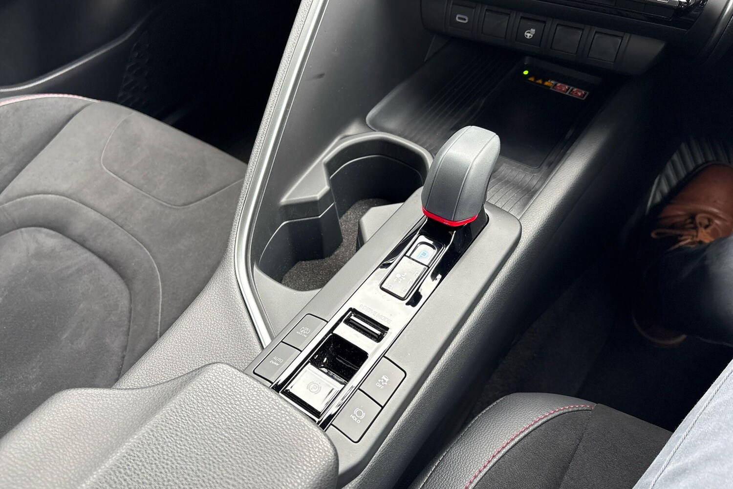 Used Toyota C-HR 2024 for sale - 76441758: Photo 32