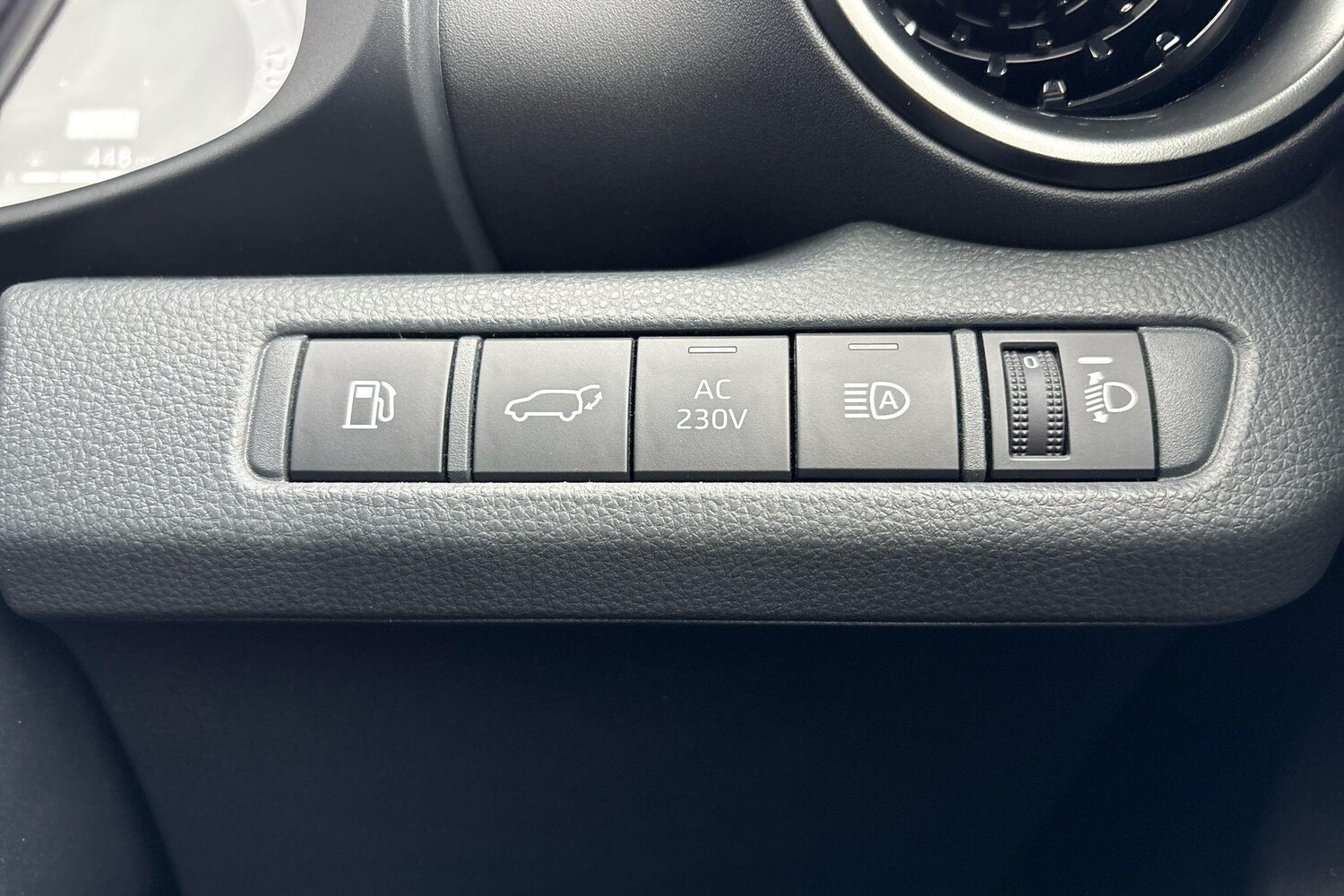 Used Toyota C-HR 2024 for sale - 76441758: Photo 39