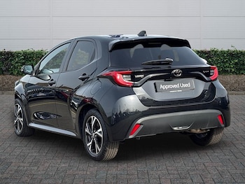 Used Toyota Yaris 2024 for sale - 77840888: Photo