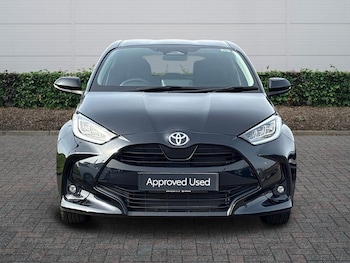 Used Toyota Yaris 2024 for sale - 77840888: Photo