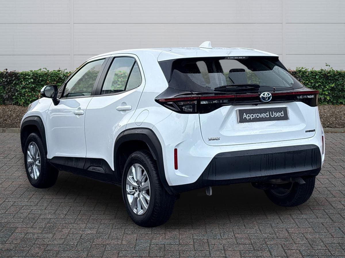 Used Toyota Yaris 2023 for sale - 76800503: Photo 2