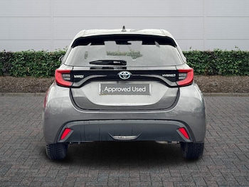 Used Toyota Yaris 2022 for sale - 77060101: Photo