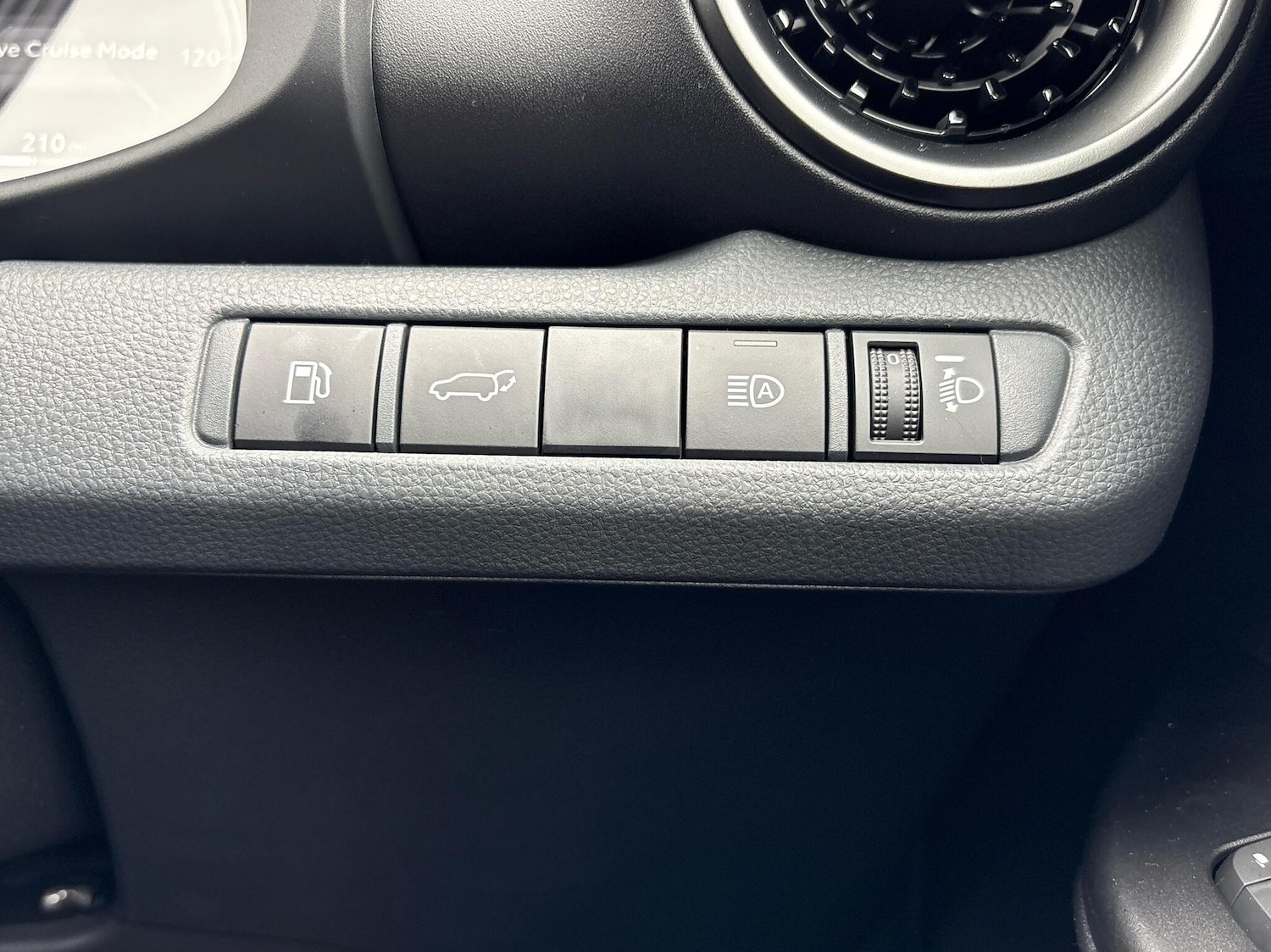 Used Toyota C-HR 2025 for sale - 76486678: Photo 26