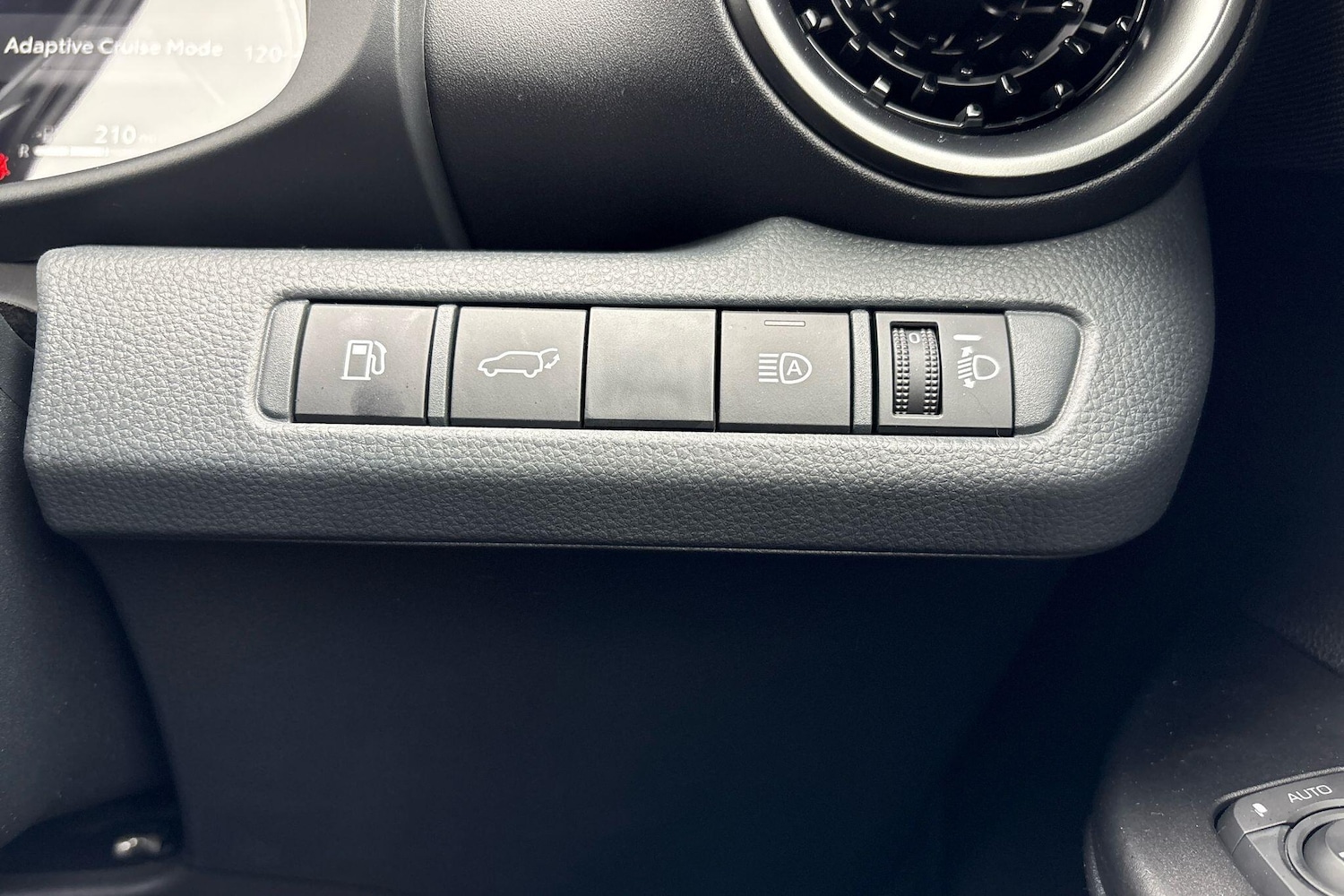 Used Toyota C-HR 2025 for sale - 76486678: Photo 38