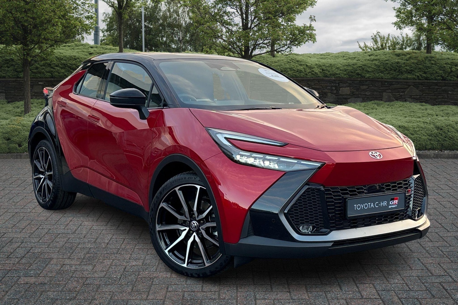 Used Toyota C-HR 2025 for sale - 76635348: Photo 1