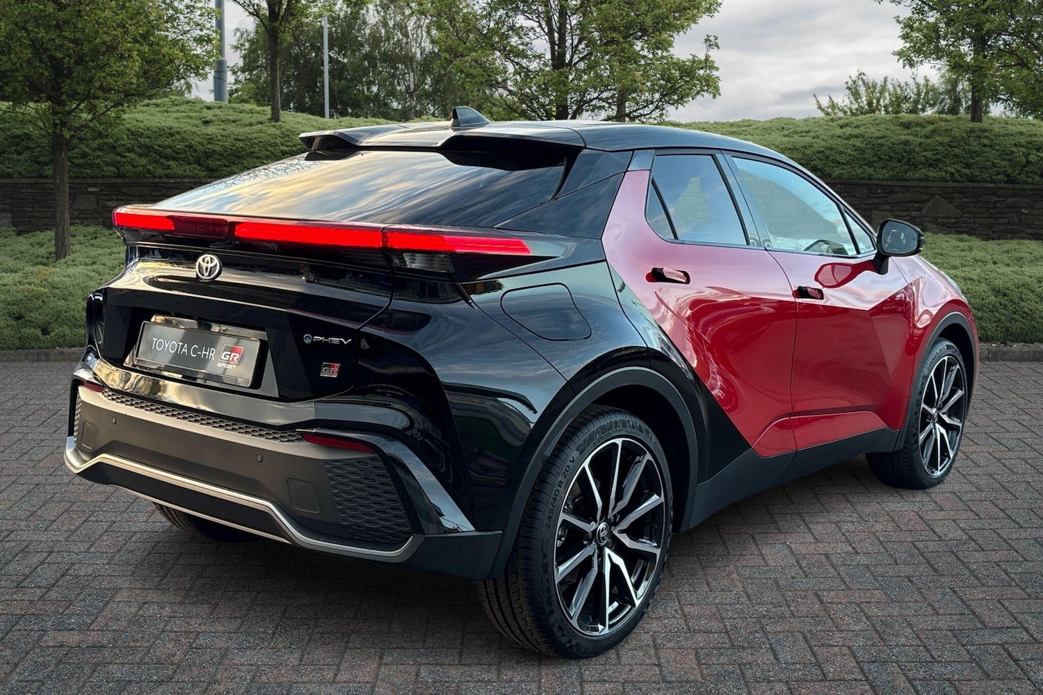 Used Toyota C-HR 2025 for sale - 76635348: Photo 2