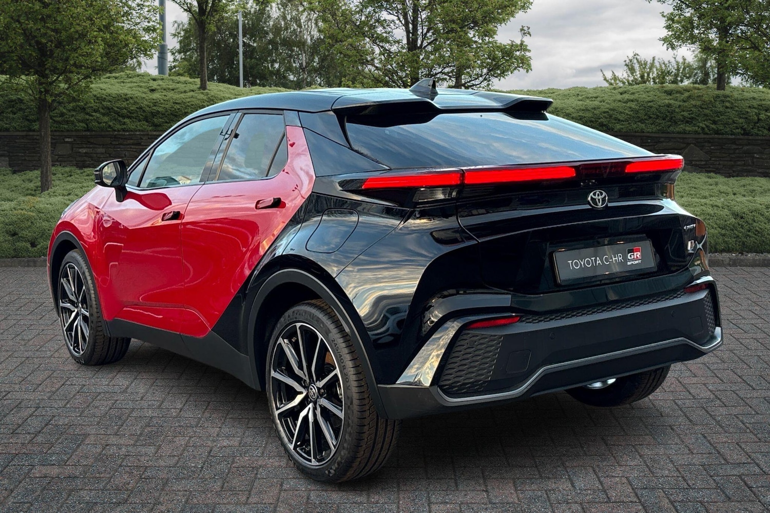 Used Toyota C-HR 2025 for sale - 76635348: Photo 4