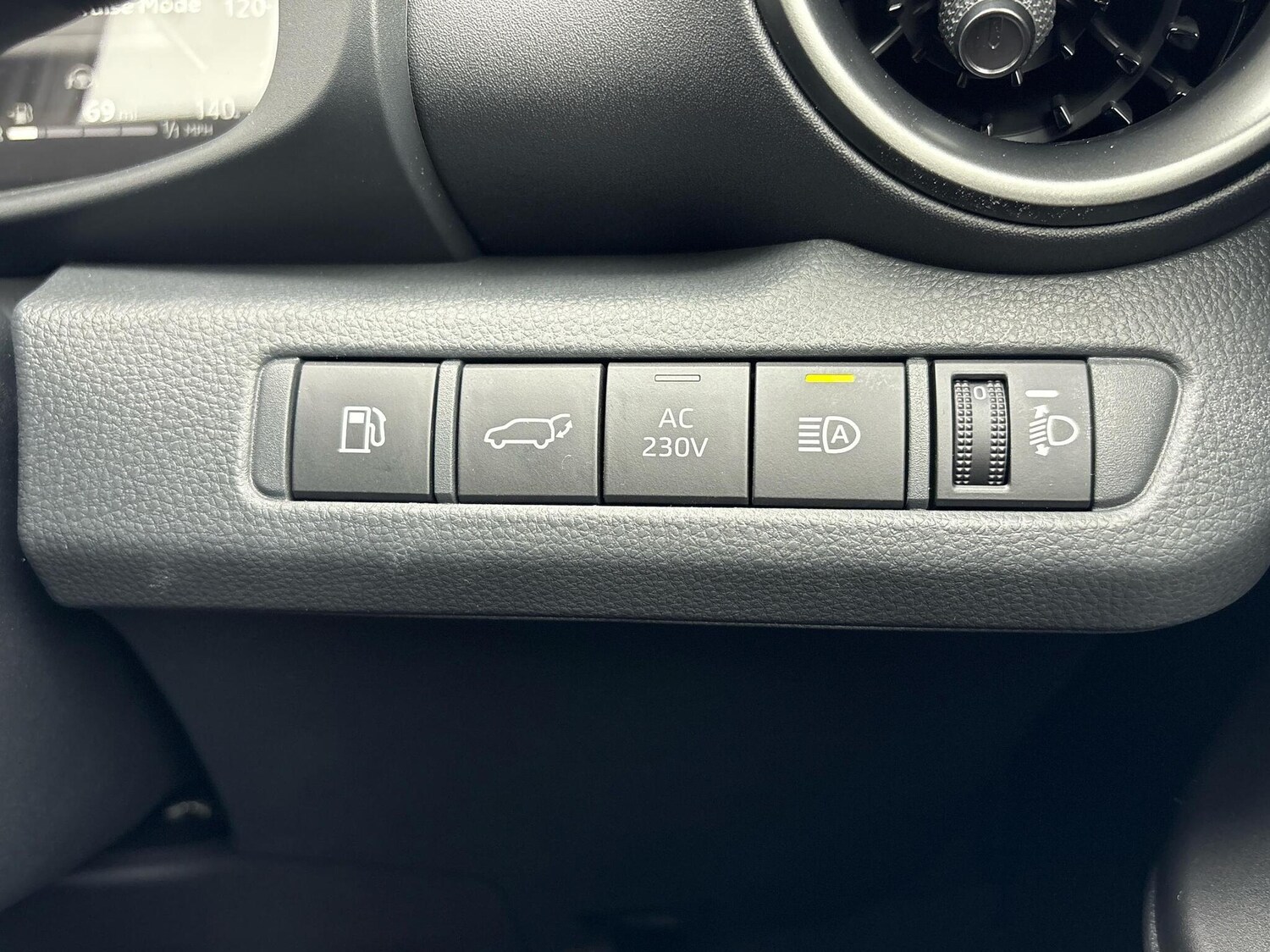 Used Toyota C-HR 2025 for sale - 76635366: Photo 26