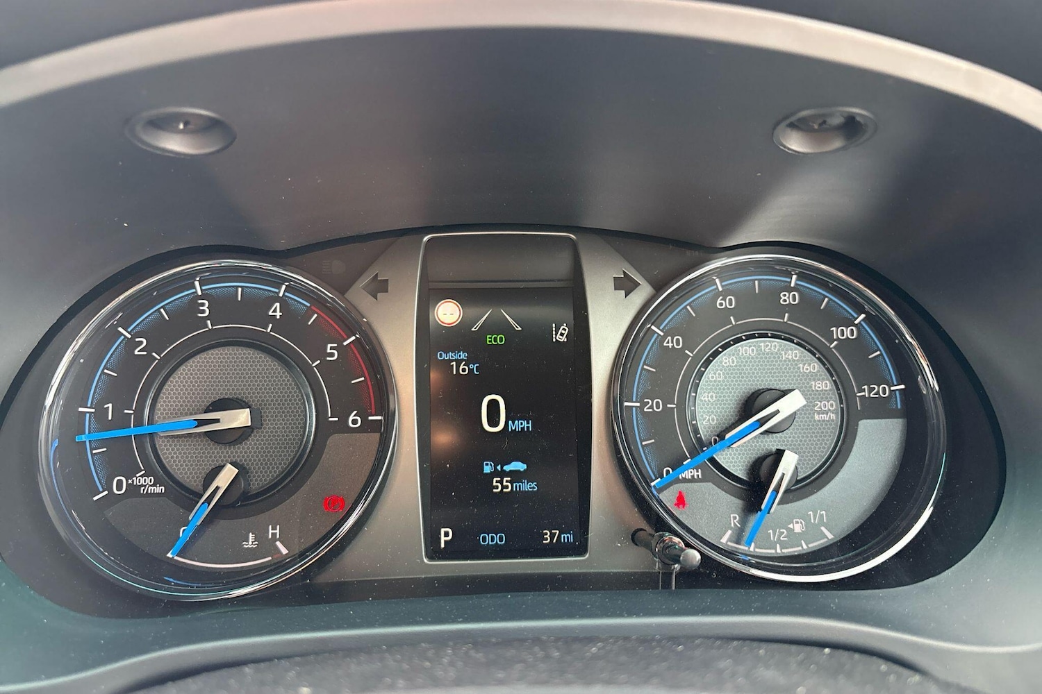 Used Toyota Hilux 2025 for sale - 76486620: Photo 11