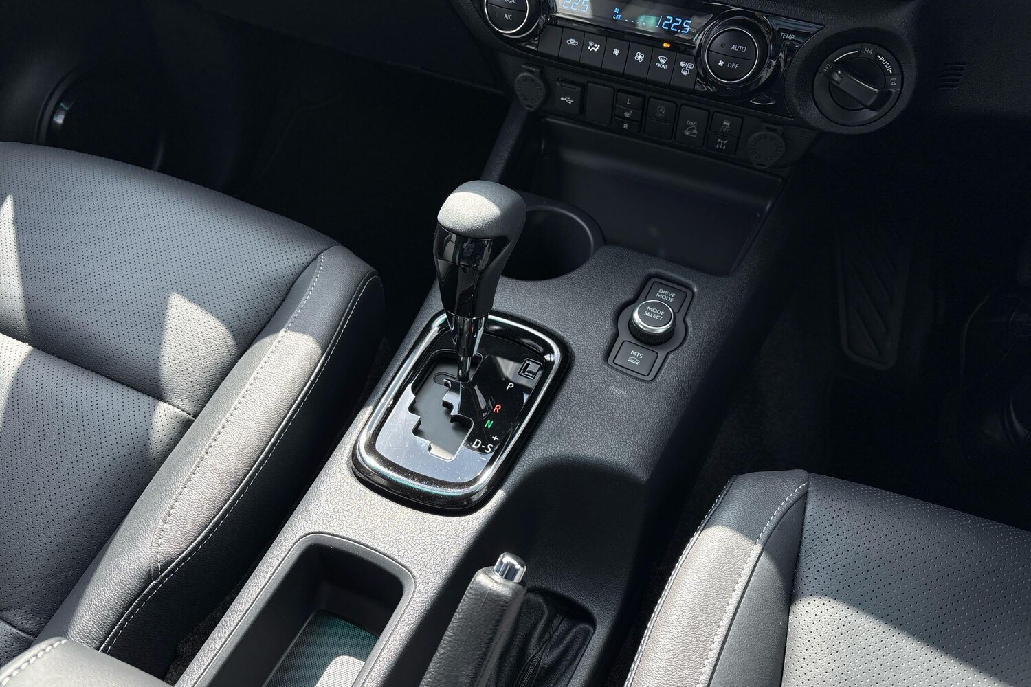 Used Toyota Hilux 2025 for sale - 76486620: Photo 6