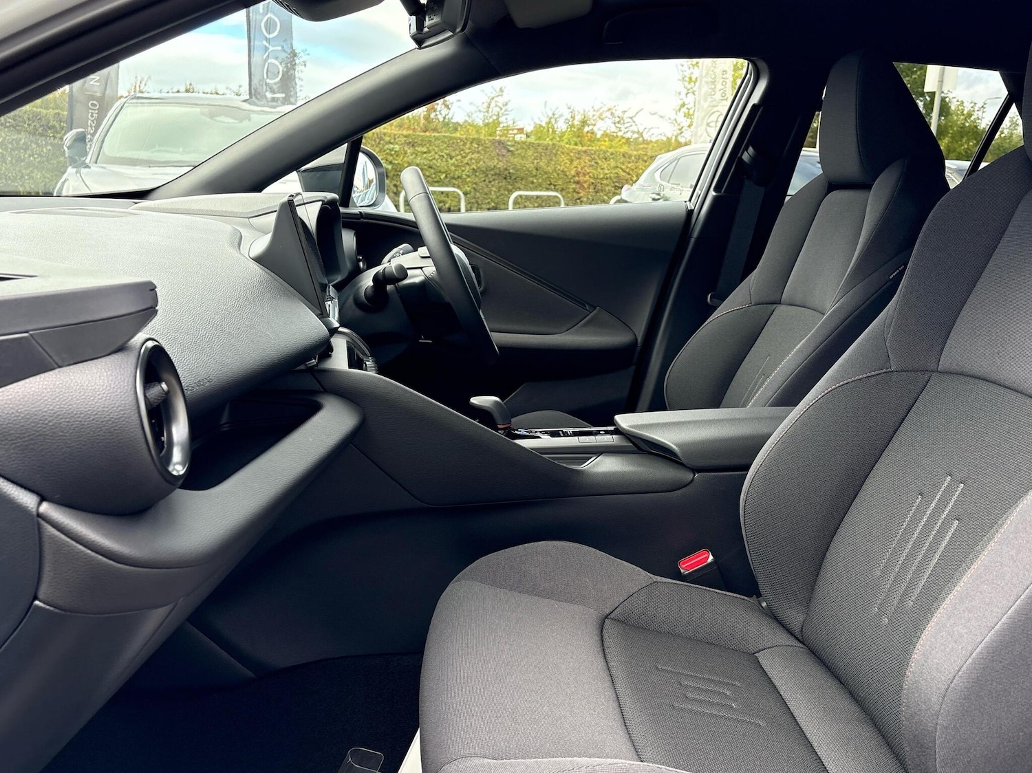 Used Toyota C-HR 2025 for sale - 76635398: Photo 10