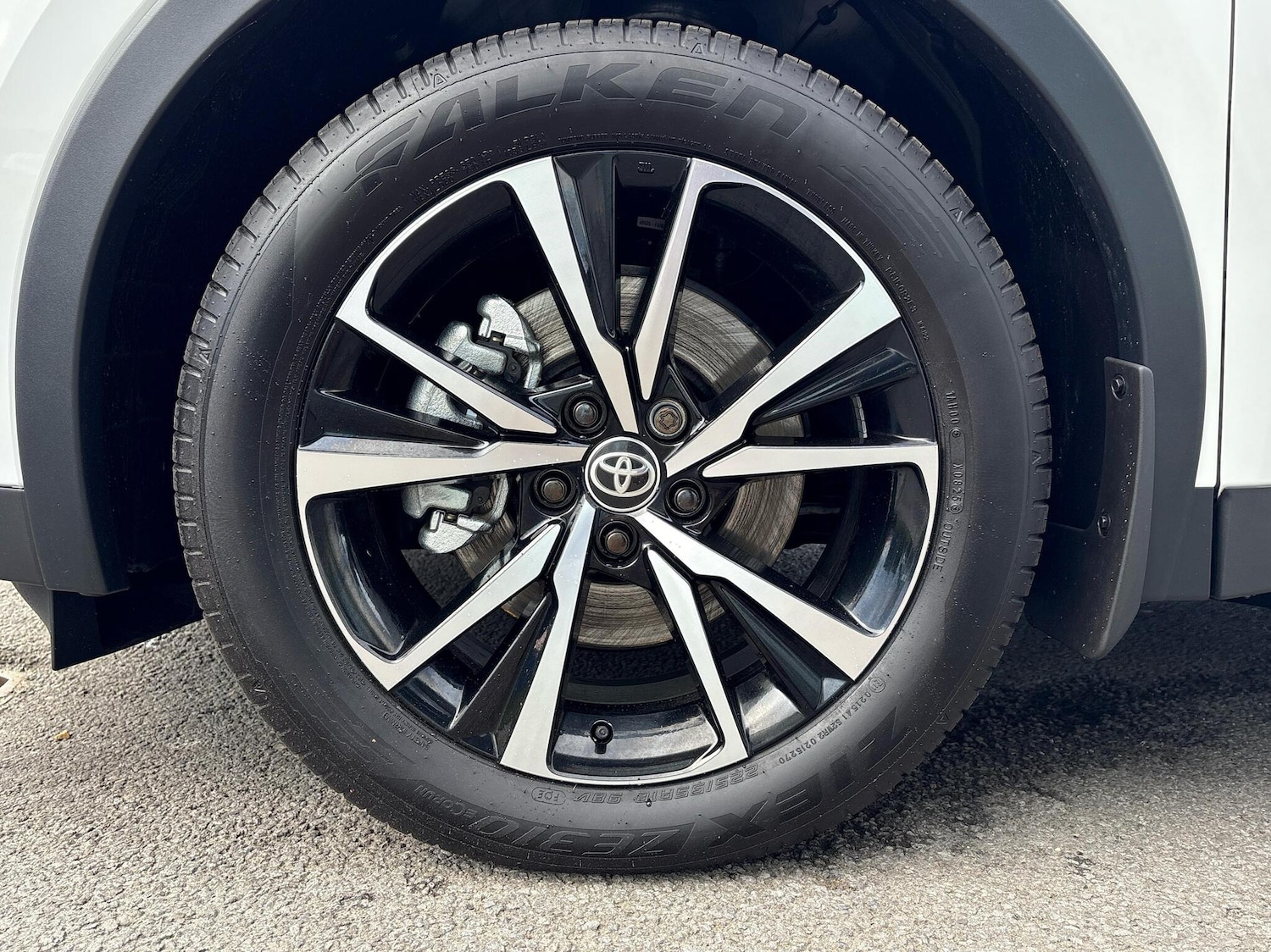 Used Toyota C-HR 2025 for sale - 76635398: Photo 20