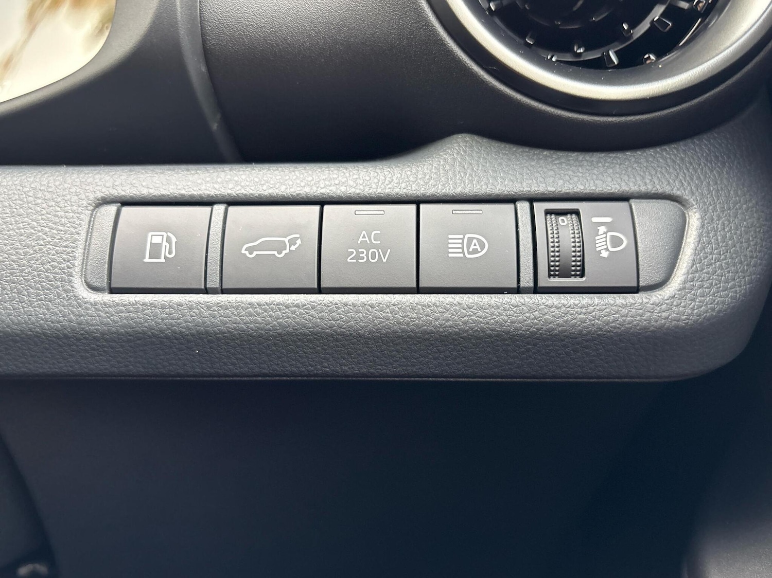 Used Toyota C-HR 2025 for sale - 76635398: Photo 26