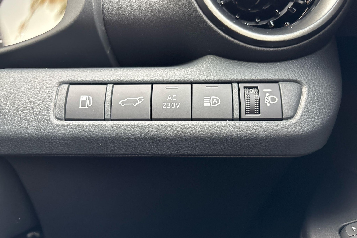 Used Toyota C-HR 2025 for sale - 76635398: Photo 39