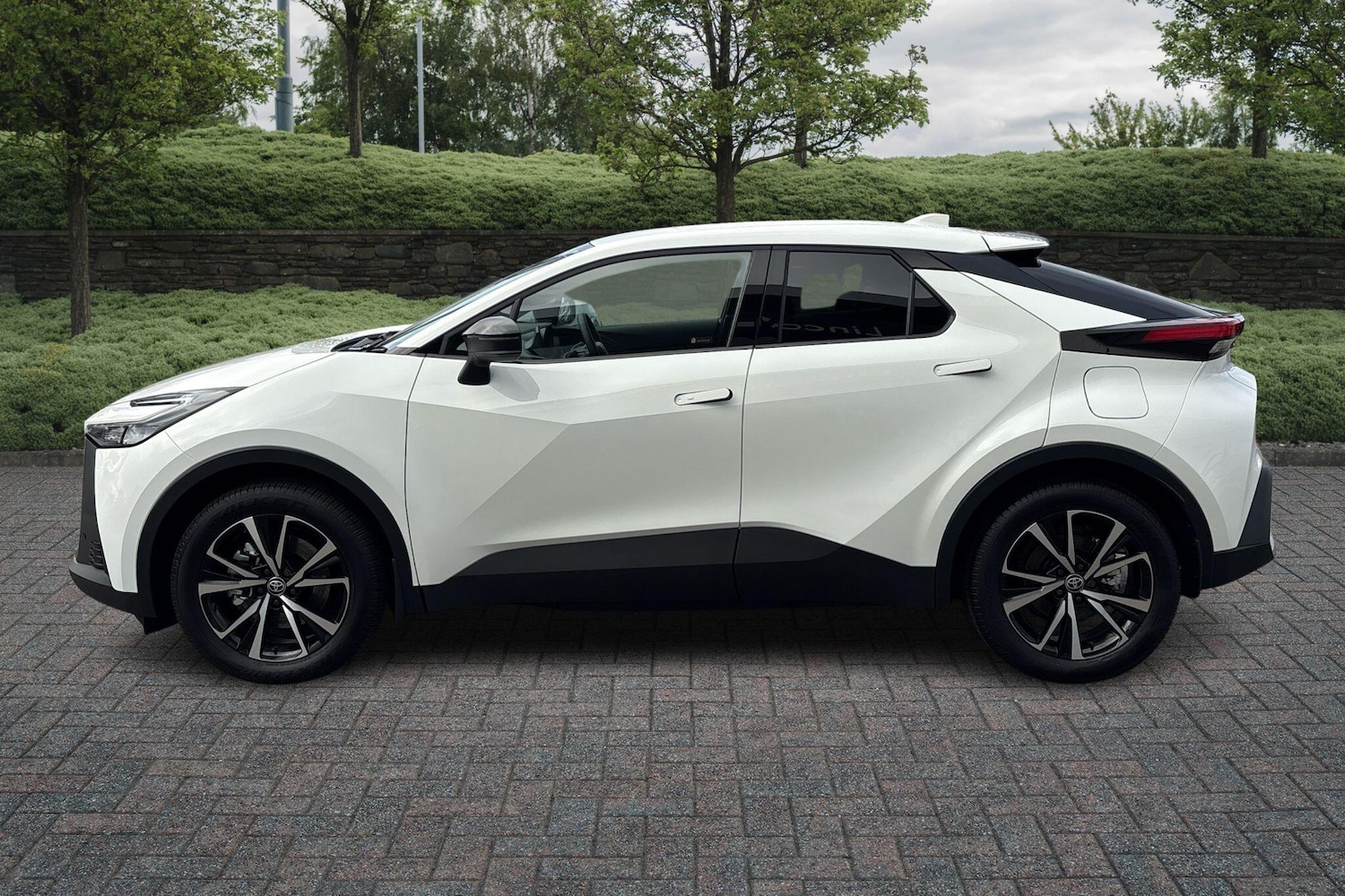 Used Toyota C-HR 2025 for sale - 76635398: Photo 42