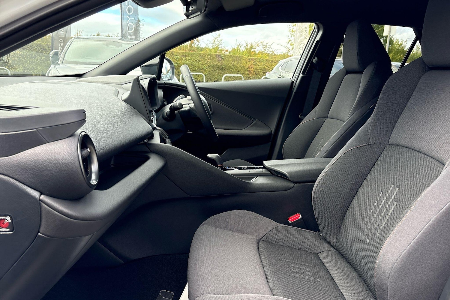 Used Toyota C-HR 2025 for sale - 76635398: Photo 44