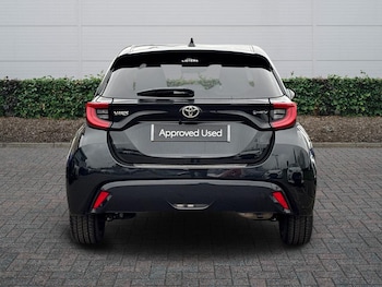 Used Toyota Yaris 2024 for sale - 77725280: Photo