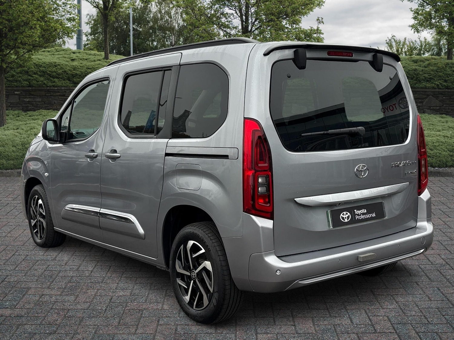 Used Toyota PROACE CITY Verso 2025 for sale - 77525744: Photo 4