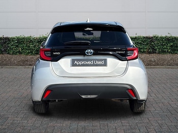 Used Toyota Yaris 2021 for sale - 79256834: Photo