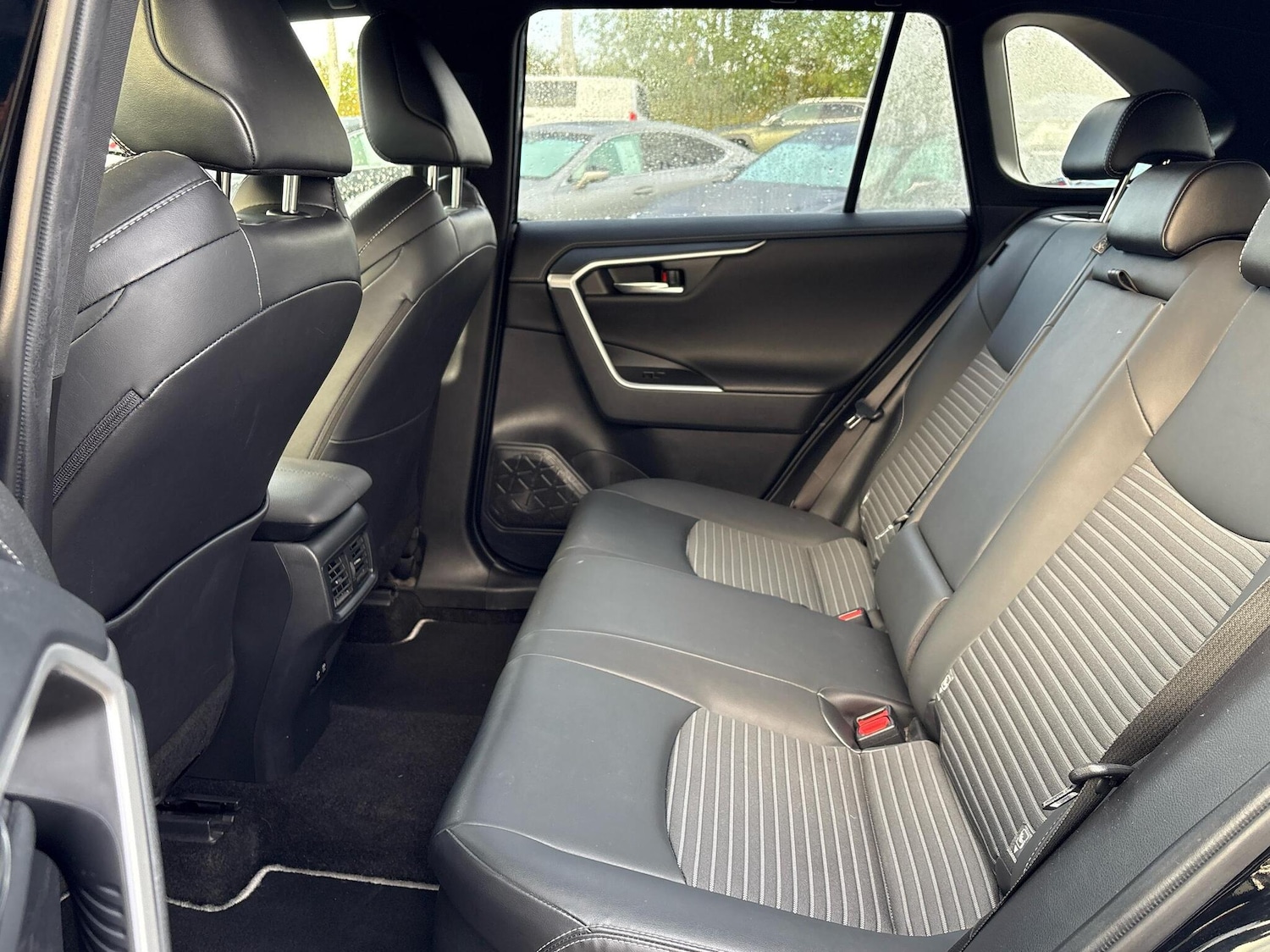 Used Toyota RAV4 2021 for sale - 76190648: Photo 12