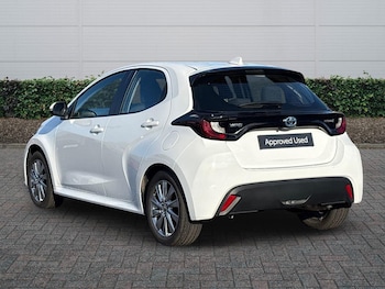 Used Toyota Yaris 2023 for sale - 77372474: Photo