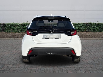Used Toyota Yaris 2024 for sale - 79318375: Photo