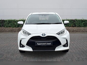 Used Toyota Yaris 2023 for sale - 78463405: Photo
