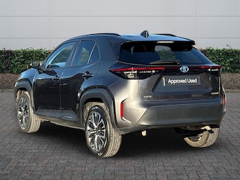 Used Toyota Yaris 2023 for sale - 77052423: Photo